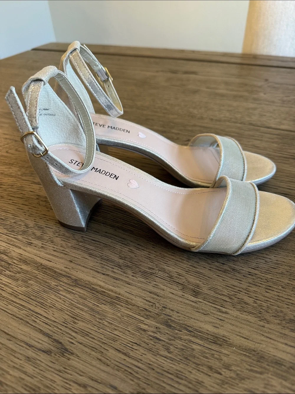 Steve Madden Open-Toe Block Heel Sandal Gold Mesh